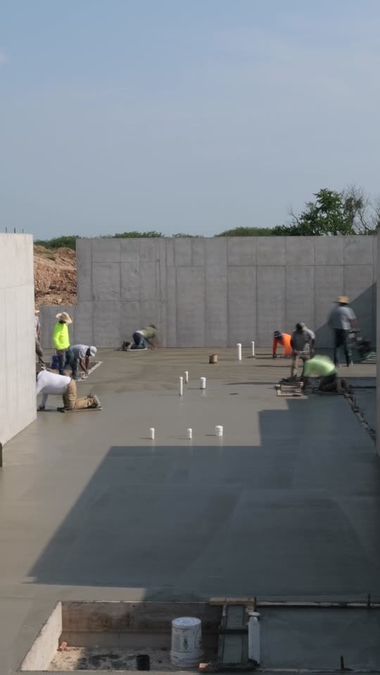 Slab finishing clip